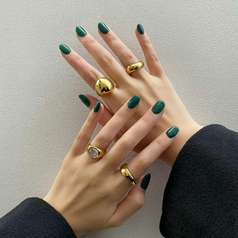 Muscari Premium Nail Paint and Polish for All | Glossy, Quick-Dry & Chip Resistant | Gel Nail Paint |10 ML (Midnight Moss-14)